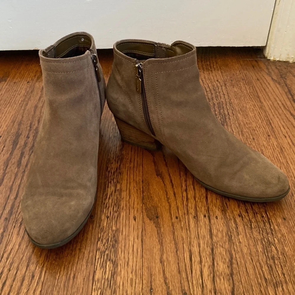 Blondo waterproof booties with block heel